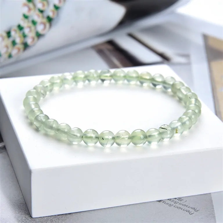 Prehnit Edelsteinarmband - Kugel ø 6 mm - auf Elastikband Länge ca. 19 cm