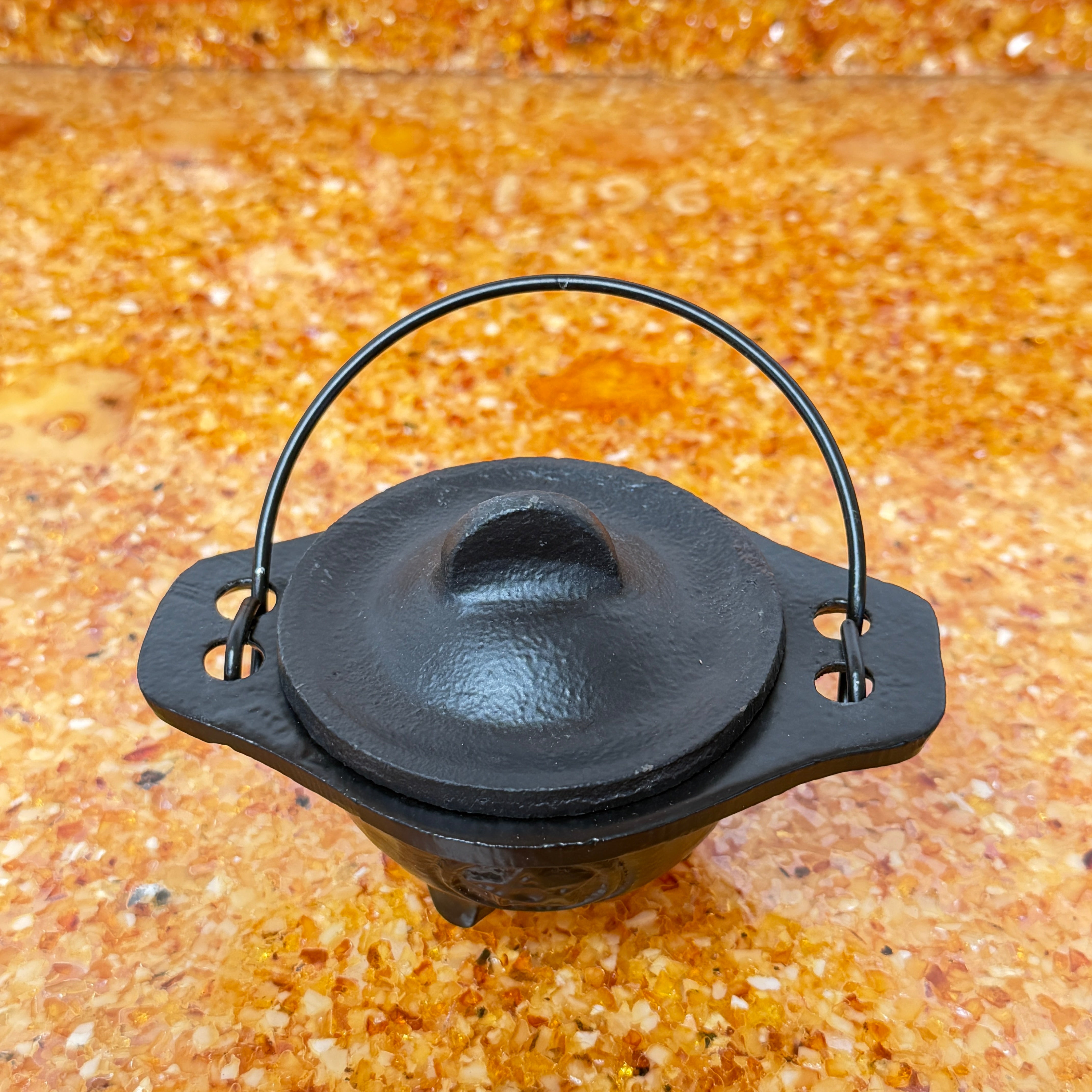 Massiver Gusseisen-Räucherkessel mit Pentagramm inkl. Deckel (0,5  kg, 7 x 12 cm)