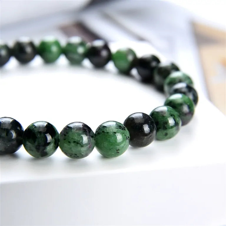 Rubin-Zoisit Edelsteinarmband - Kugel ø 8 mm - auf Elastikband Länge ca. 19 cm