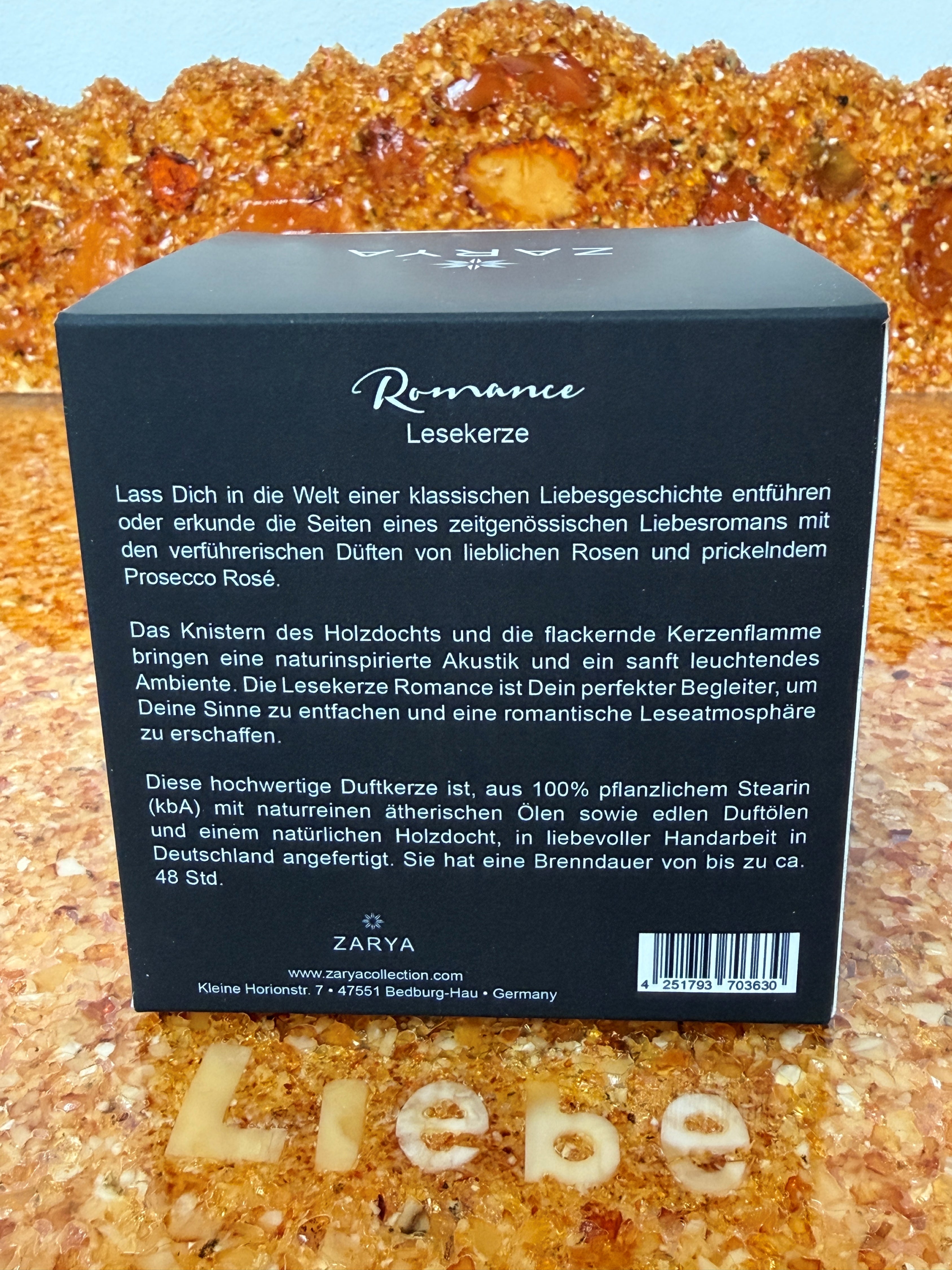 Zarya Book Reader Duftkerze "Romance" – Handgefertigte Lesekerze mit Rose & Prosecco Rosé
