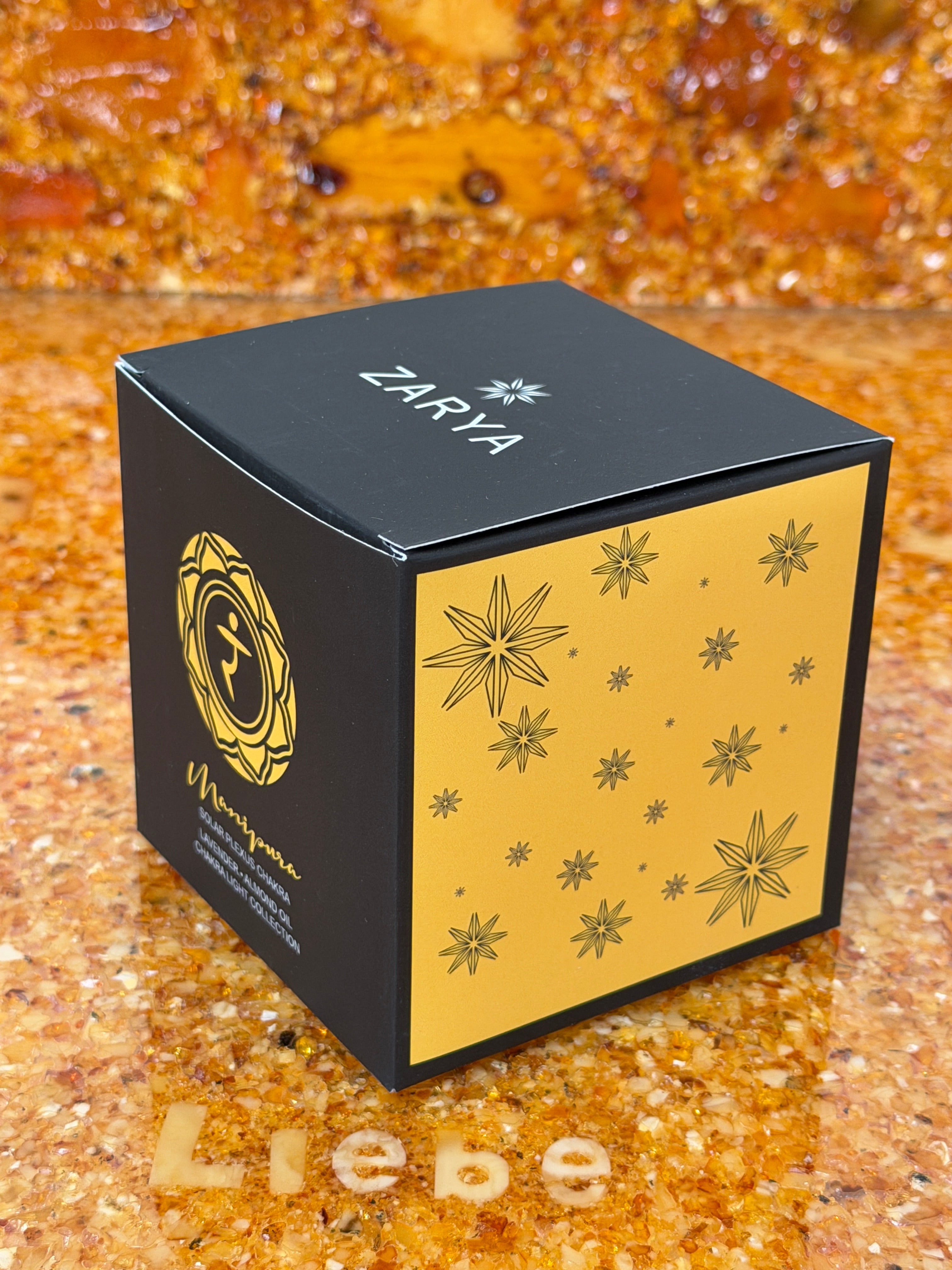 Zarya Chakra Light - 3. Chakra: Manipura (Solarplexus Chakra) Kerze - Lavendel & Edelstein