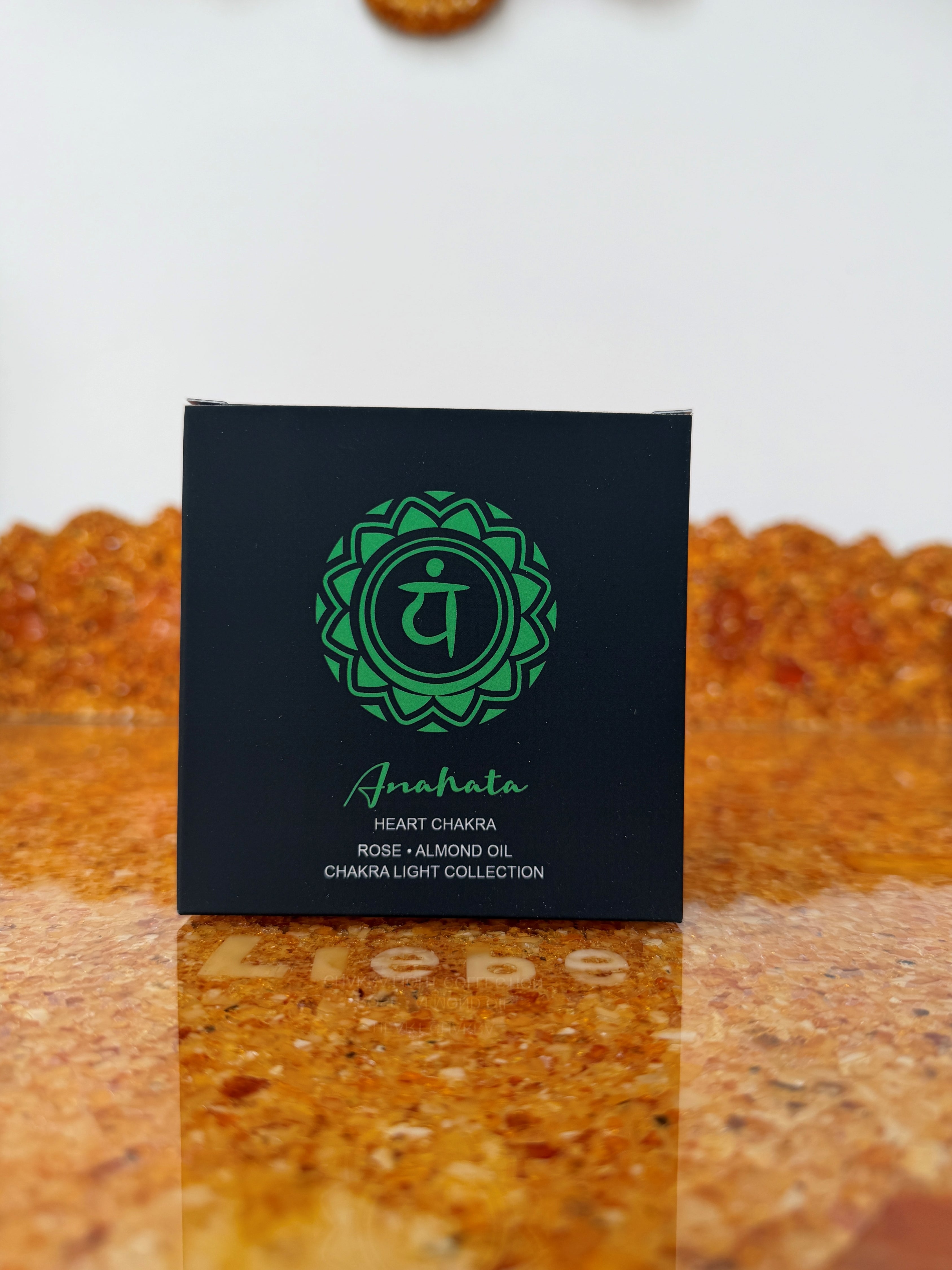 Zarya Chakra Light - 4. Chakra: Anahata (Herzchakra) Kerze - Rose & Edelstein
