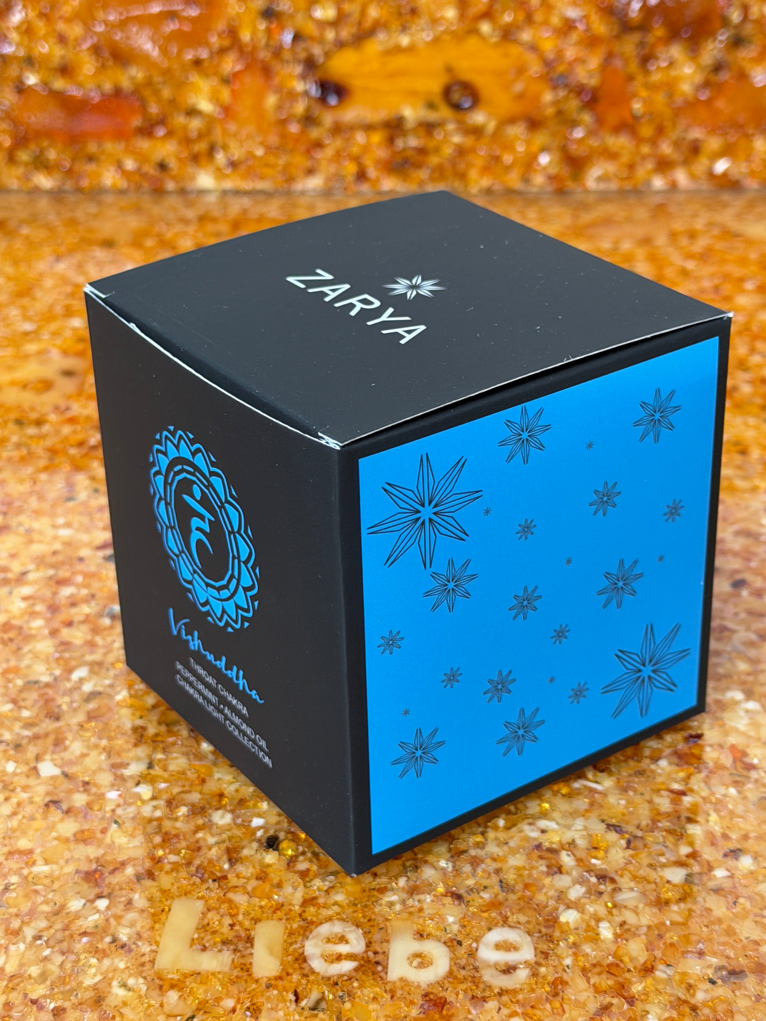 Zarya Chakra Light - 5. Chakra: Vishuddha (Halschakra) Kerze - Minze & Edelstein