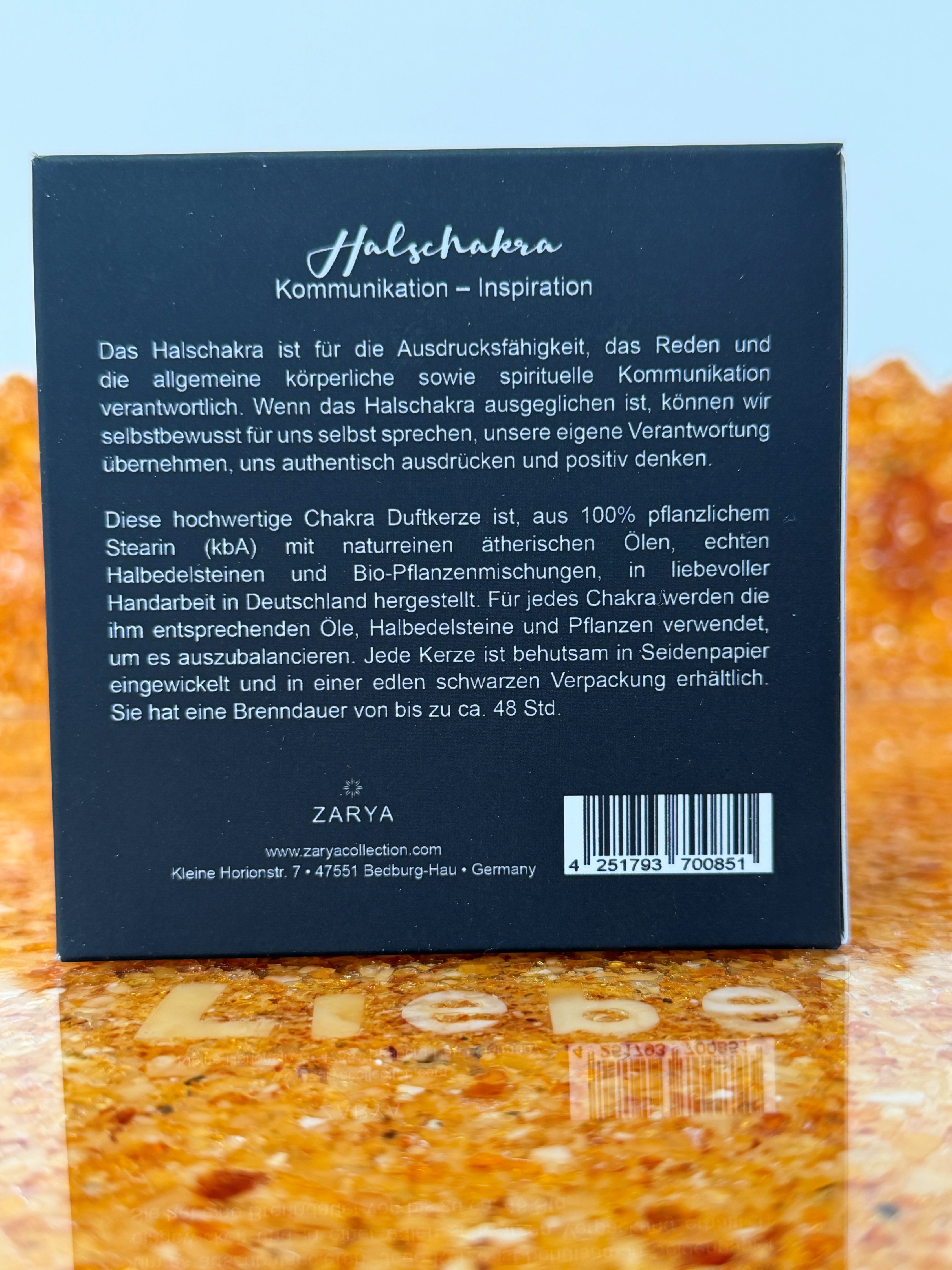 Zarya Chakra Light - 5. Chakra: Vishuddha (Halschakra) Kerze - Minze & Edelstein