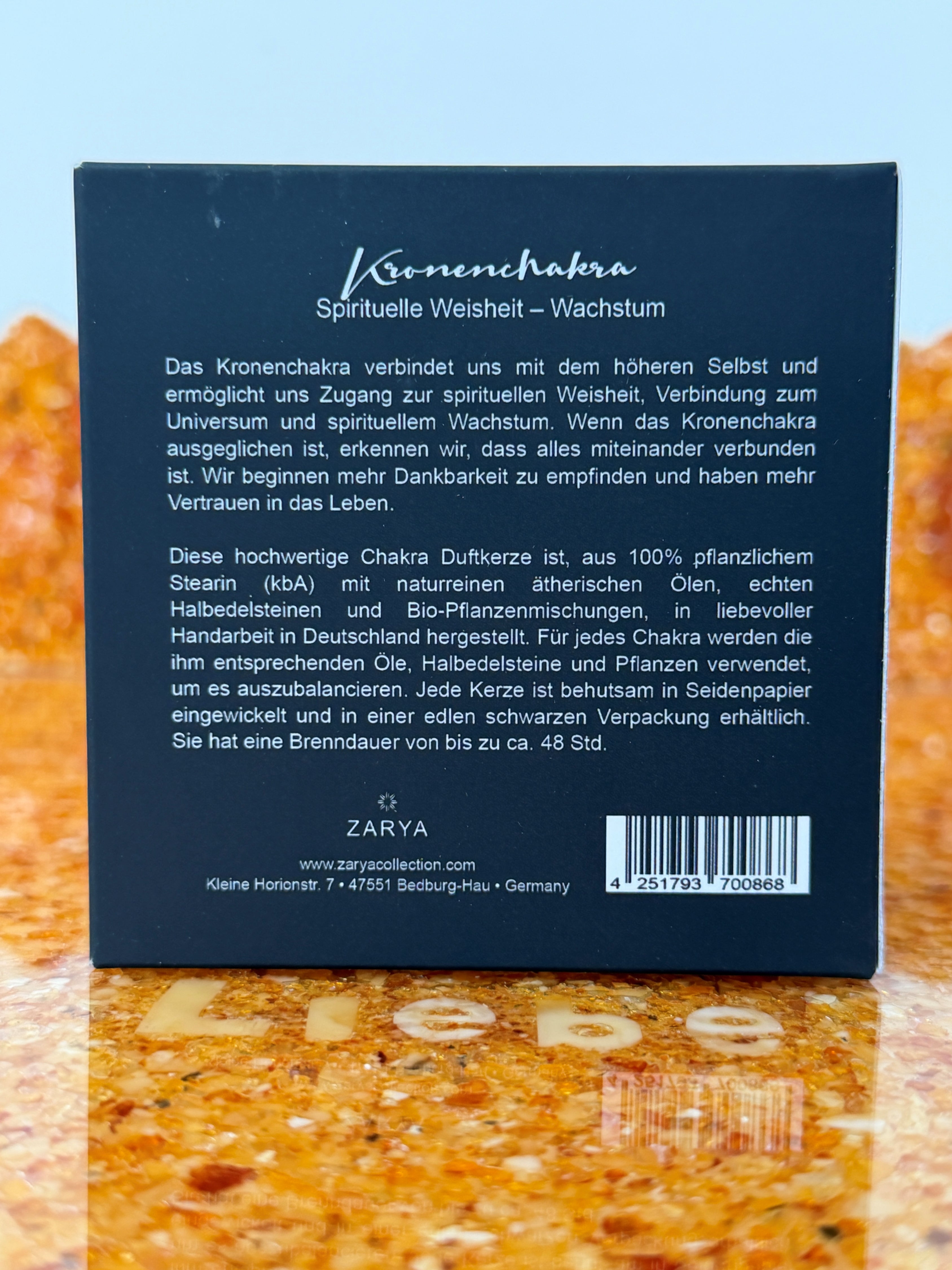Zarya Chakra Light - 7. Chakra: Sahasrára (Kronenchakra) Kerze - Sandelholz & Edelstein