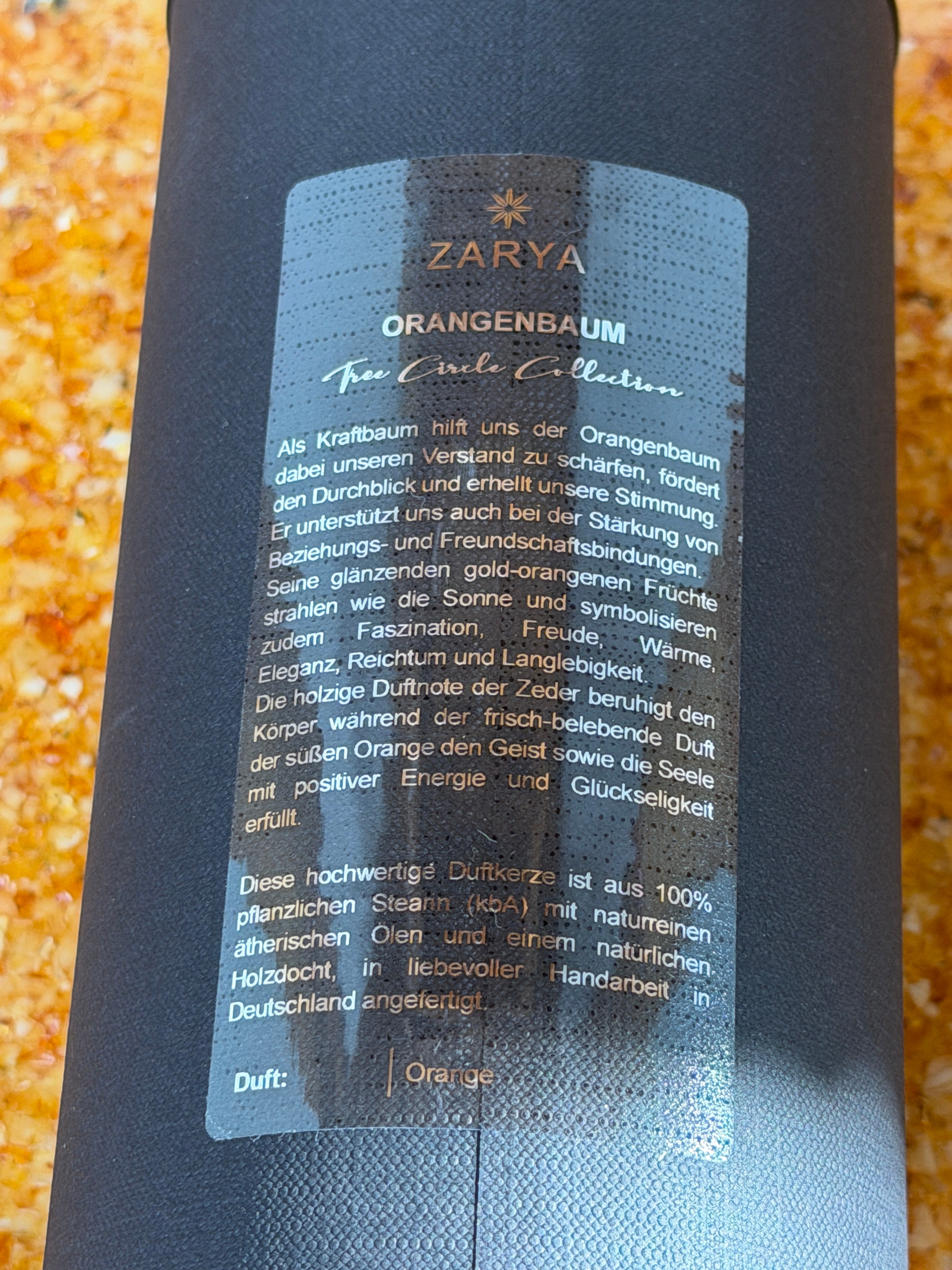 Zarya Kraftbaum Kerze "Orangenbaum" – Tree Circle mit Orange, Zeder & Edelsteinanhänger