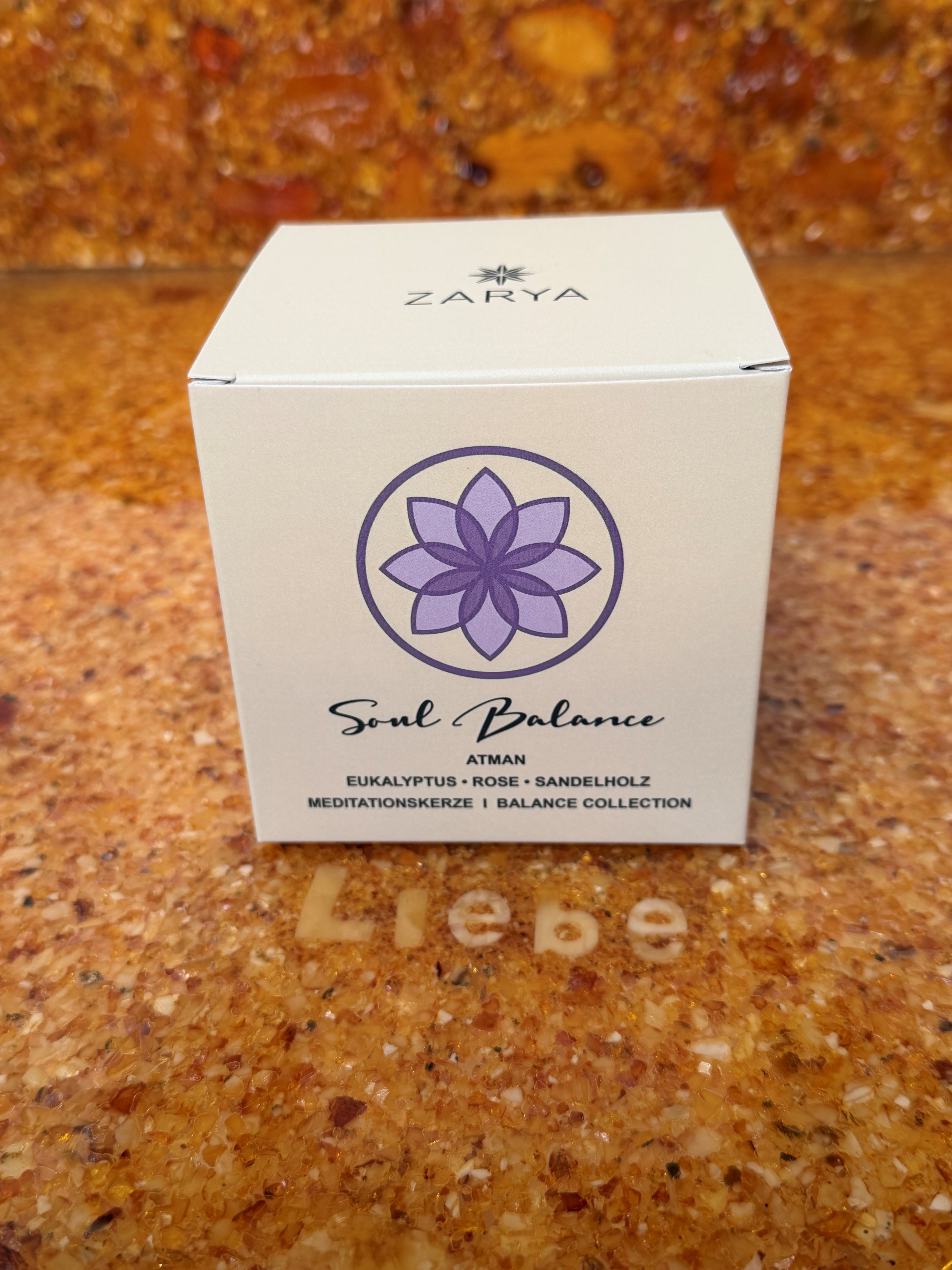Zarya Yoga-Kerze "Soul Balance" – Atman mit Amethyst, Eukalyptus, Rose & Sandelholz