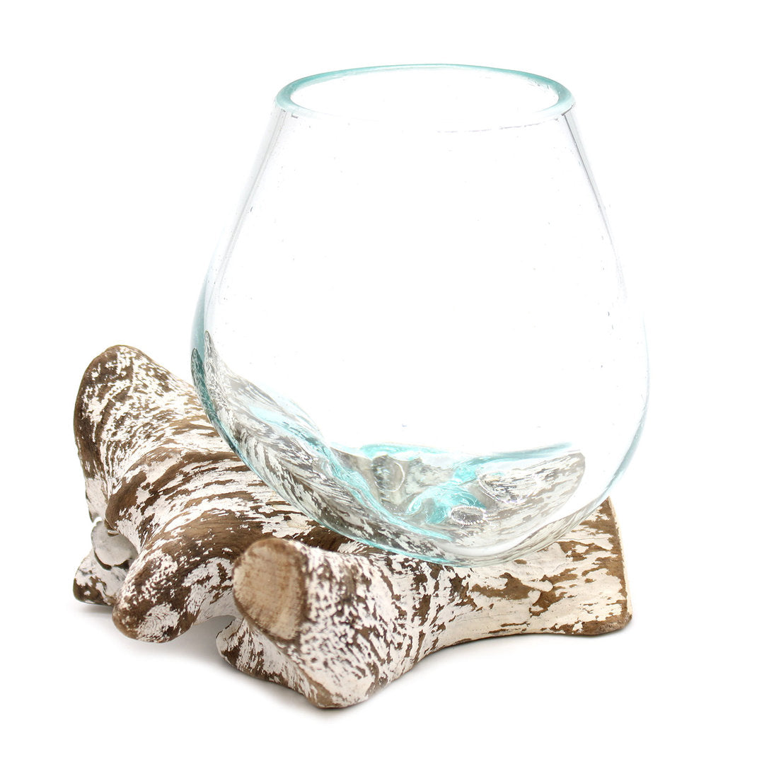 Geschmolzenes Glas auf Weiß gewaschenem Holz - Kleine Schale