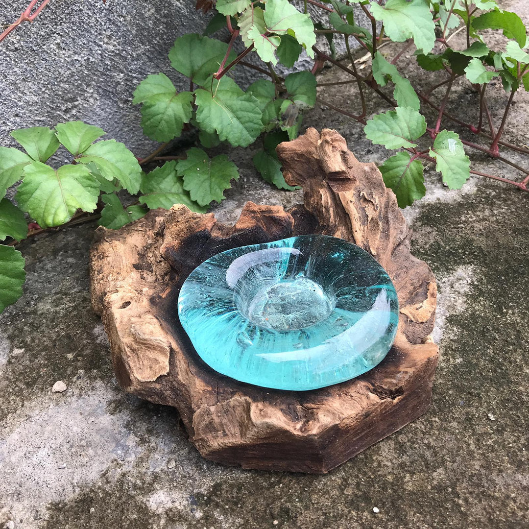Geschmolzenes Glas auf Holz - Kerzenhalter