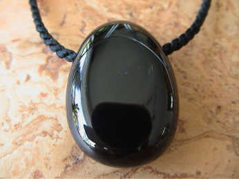 Trommelsteine, gebohrt - Obsidian "Schwarz"