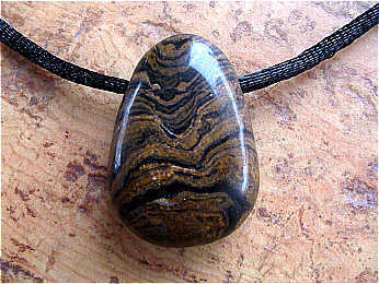 Trommelsteine, gebohrt - Stromatolith