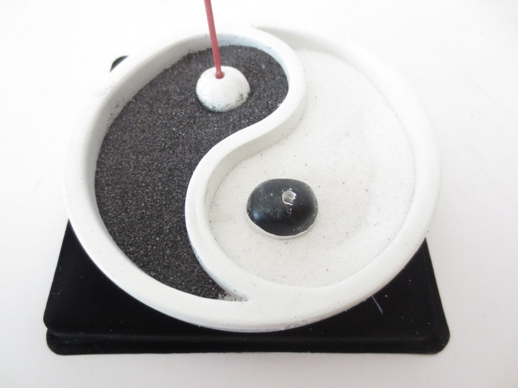 Yin Yang Räucherstäbchenhalter weiß